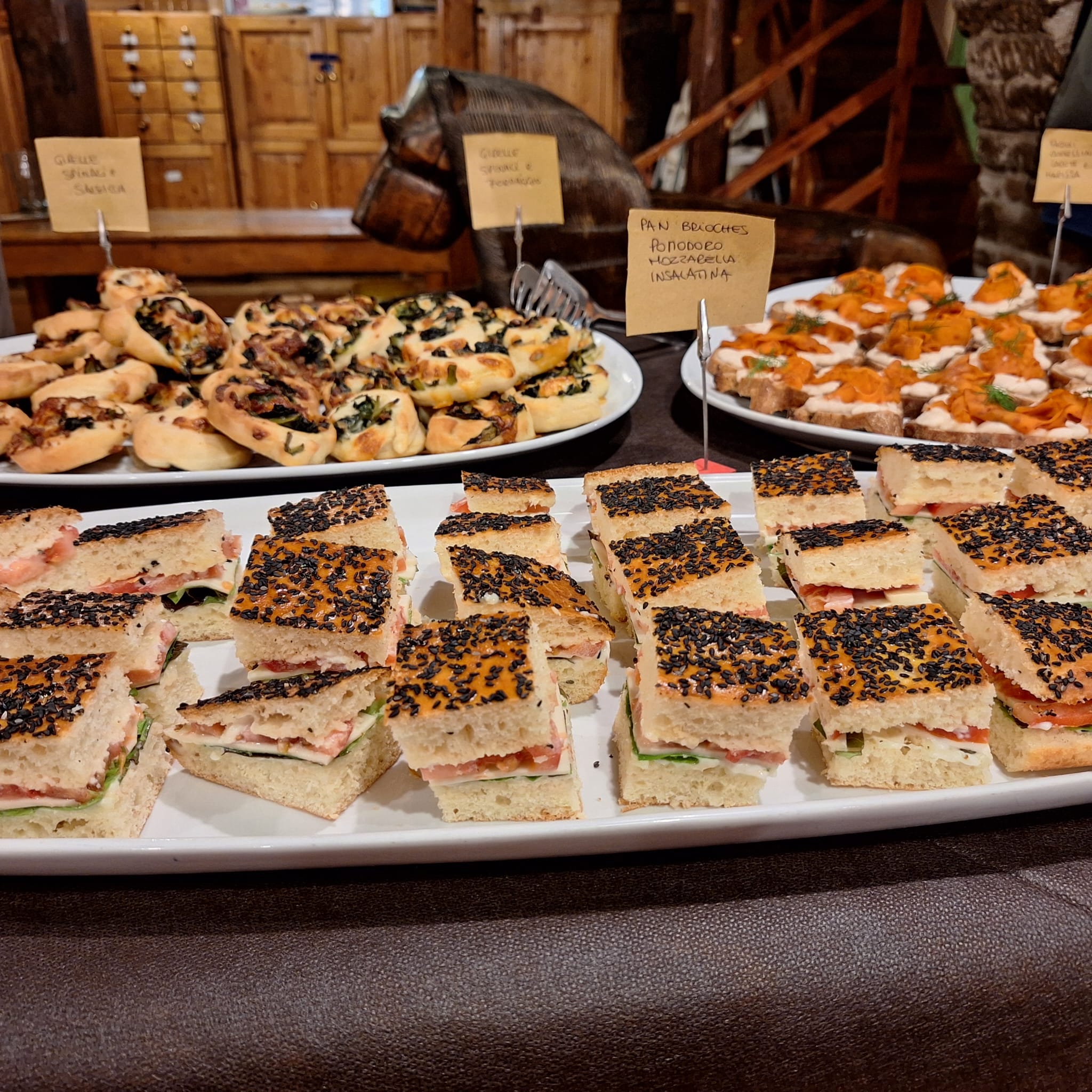 Cenetta Aperitivo_ Spettacolo Agriturismo Alcatraz _ Gubbio Perugia 3